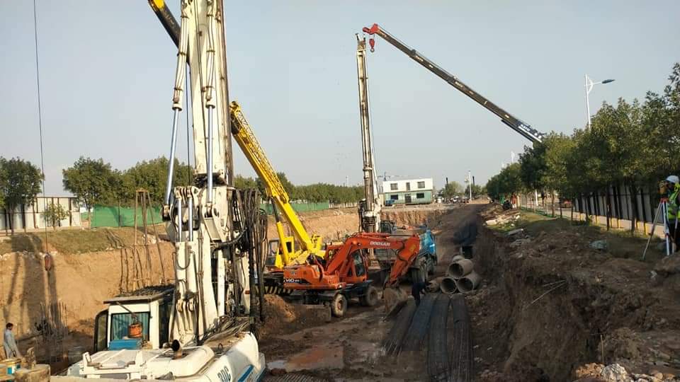 CONSTRUCTION 4